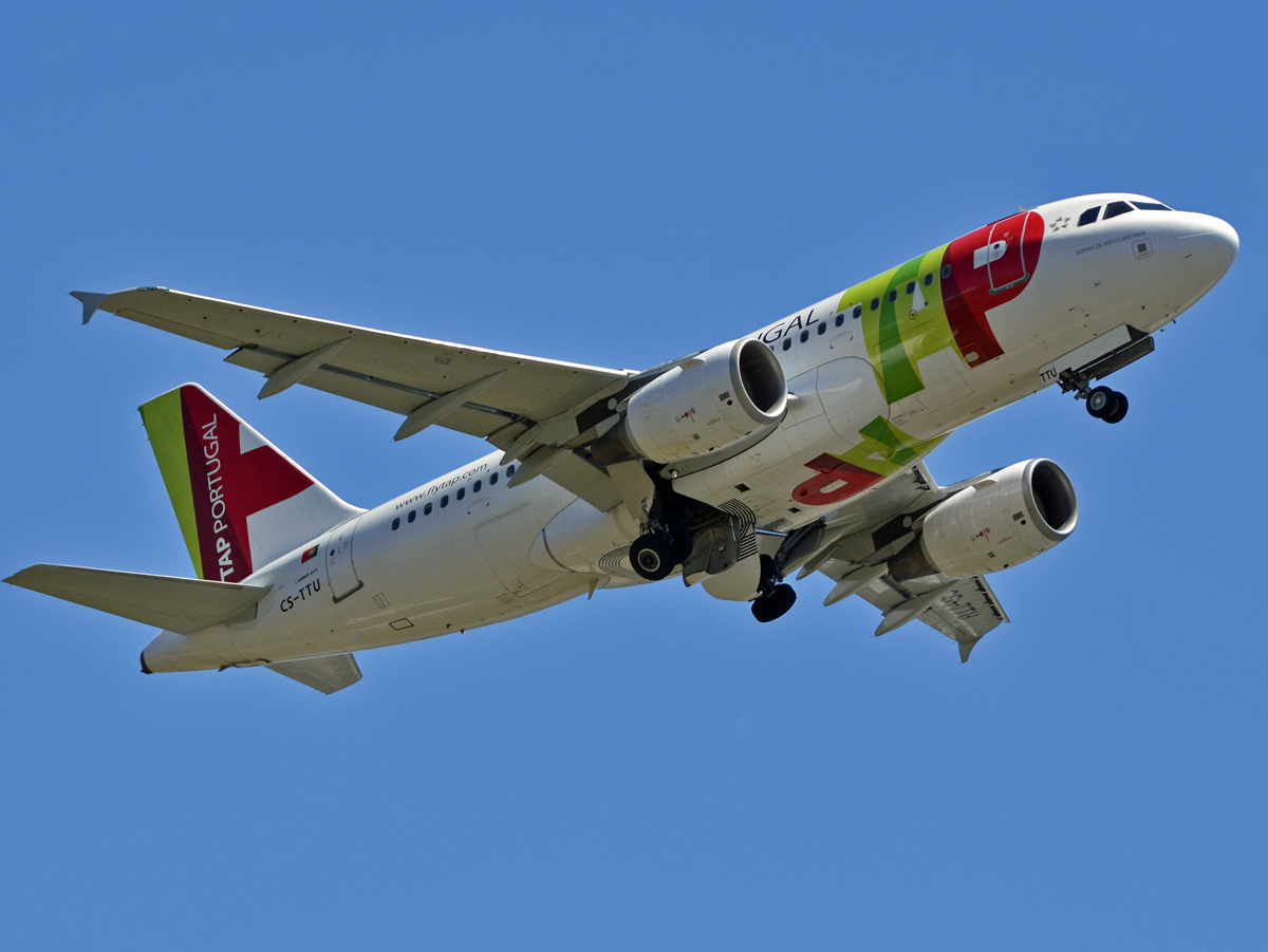 CS-TTU (1668) 2002 Airbus A319-112