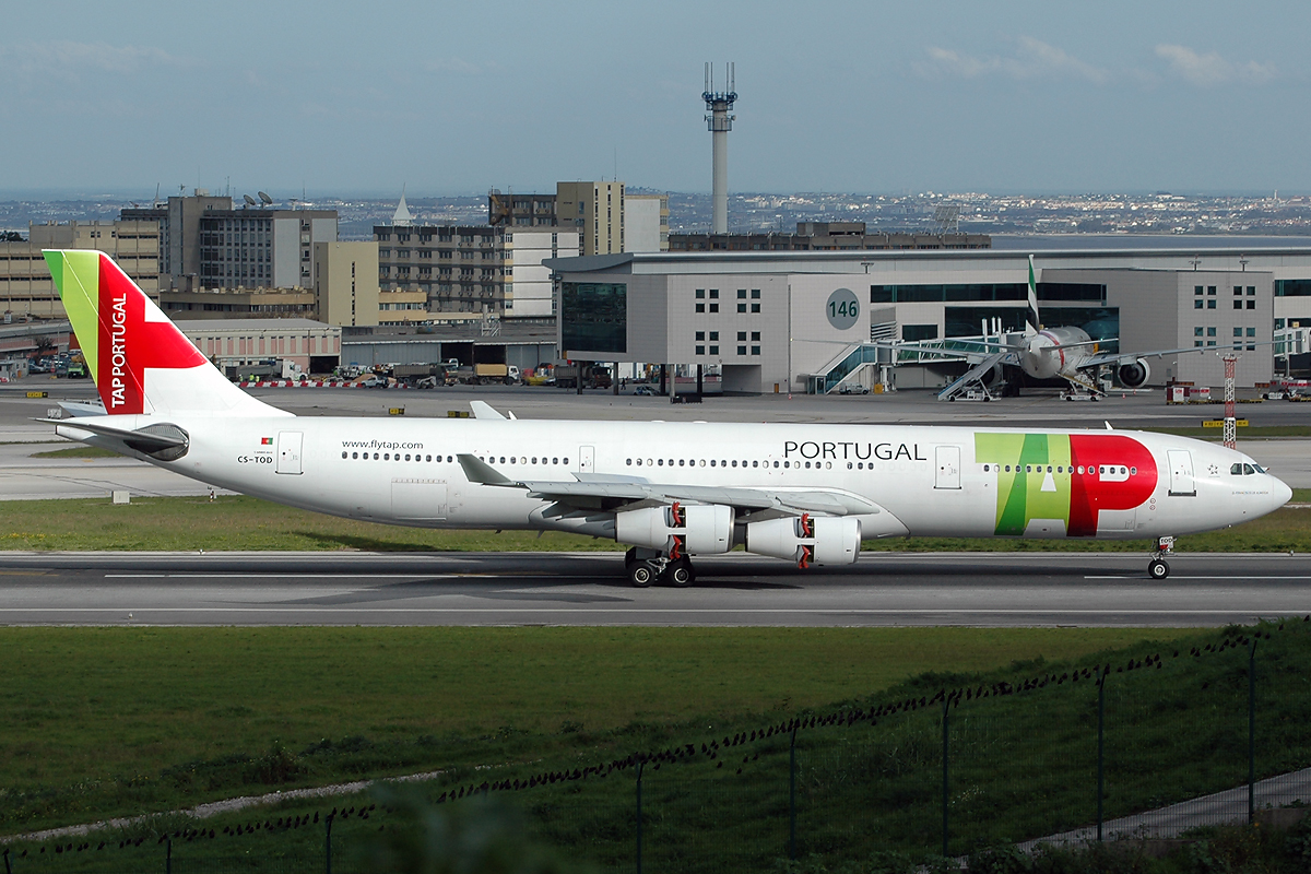 CS-TOD (091) 1995 Airbus A340-312