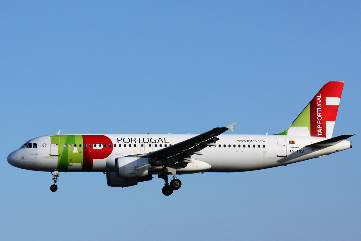 CS-TNV (4145) 2009 Airbus A320-214