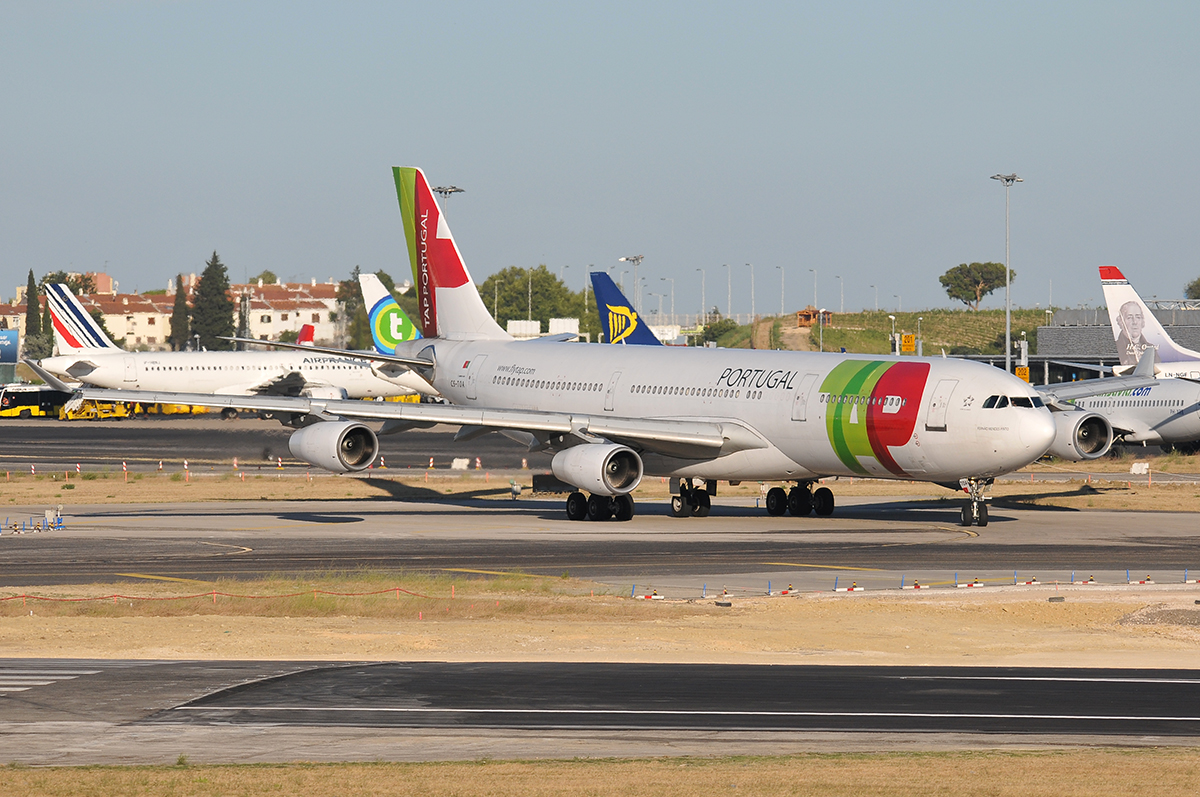 CS-TOA (041) 1994 Airbus A340-312