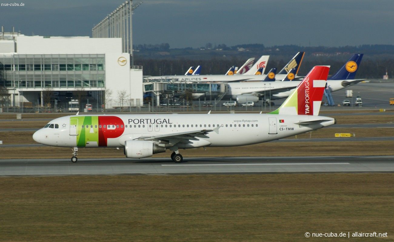 CS-TMW (1667) 2001 Airbus A320-214