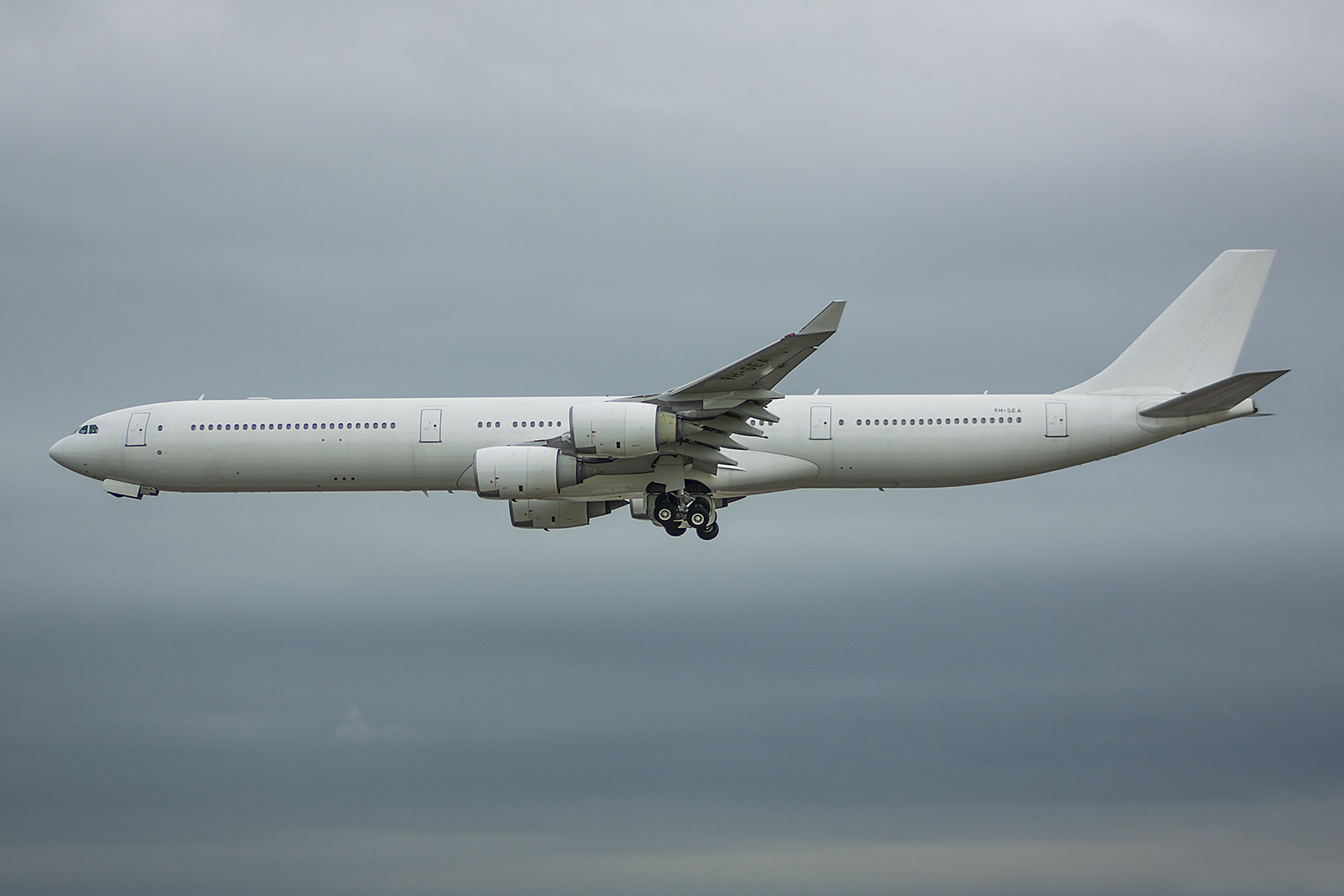 9H-SEA (383) 2002 Airbus A340-642