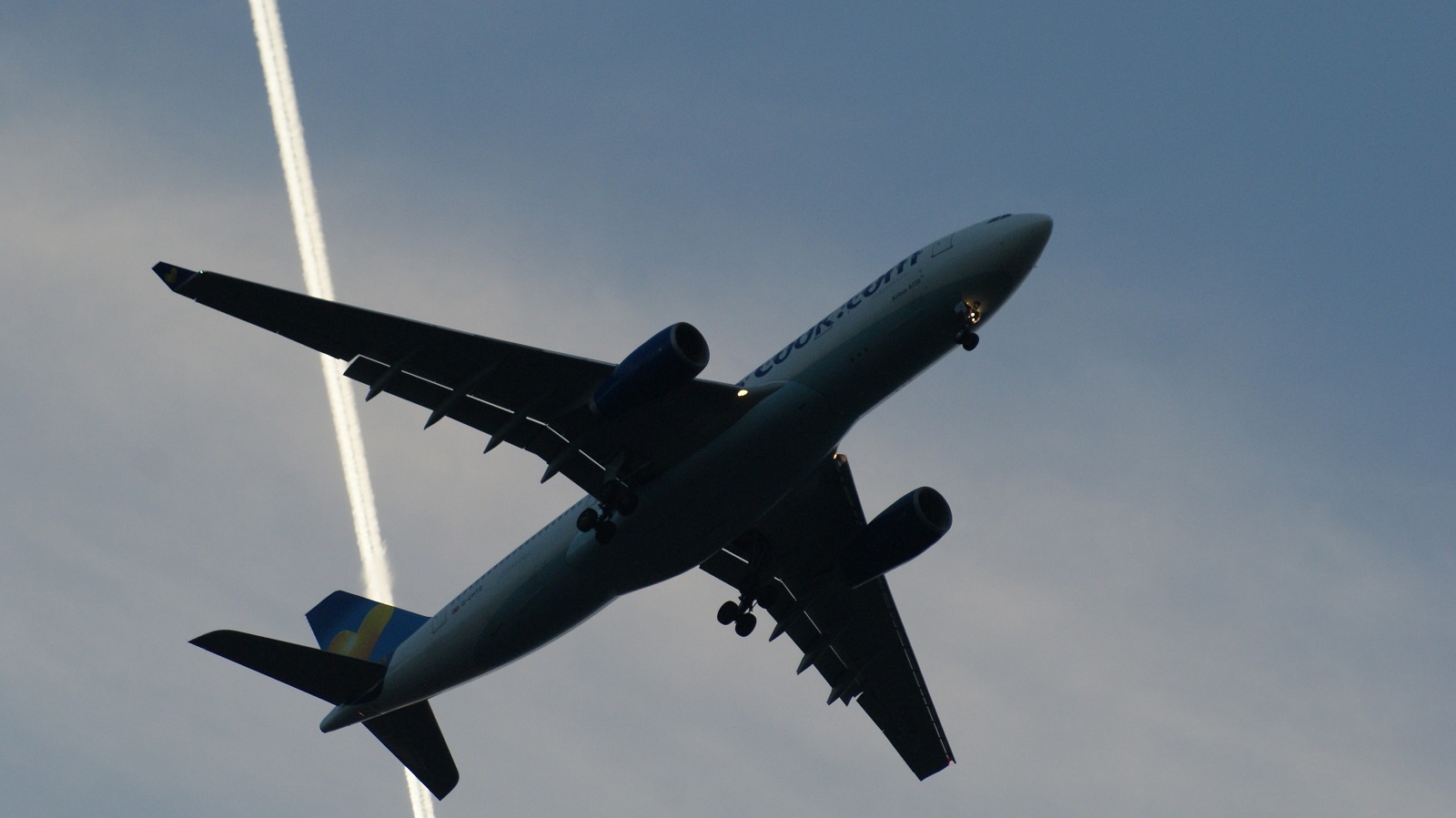 G-CHTZ (398) 2001 Airbus A330-243