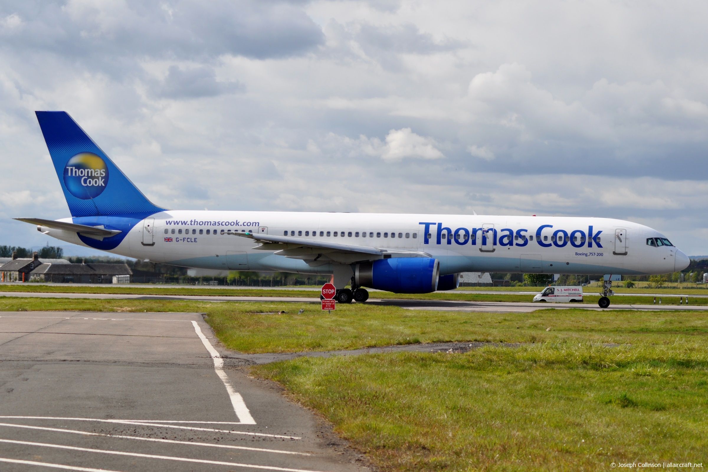 G-FCLE (28171) 1998 Boeing 757-28A
