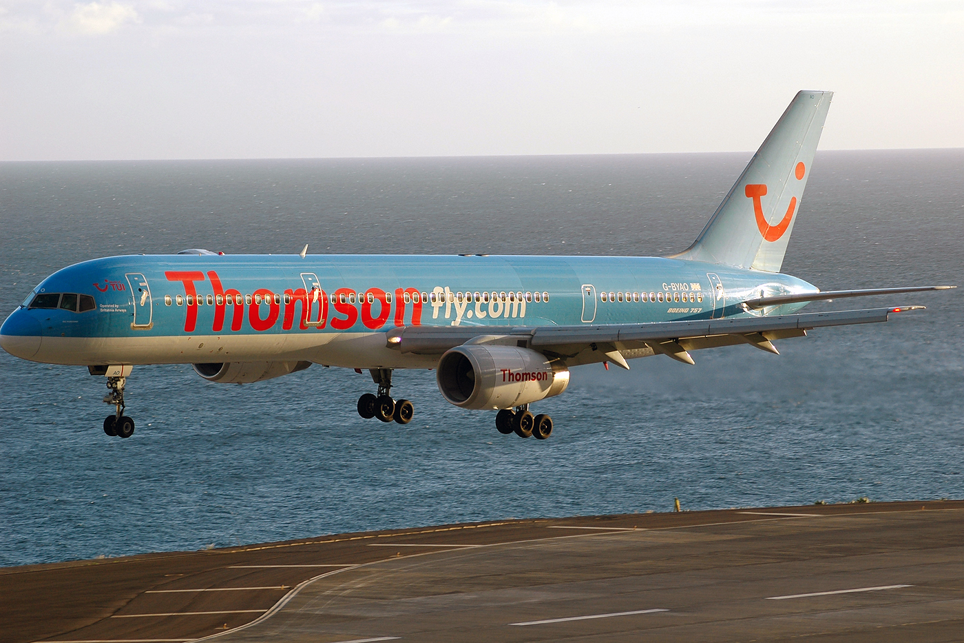 G-BYAO (cn 27235) Boeing 757-204