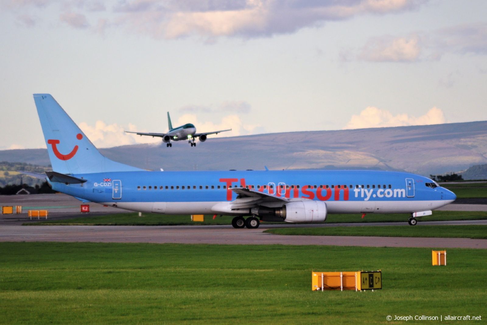 G-CDZI (28229) 2000 Boeing 737-804