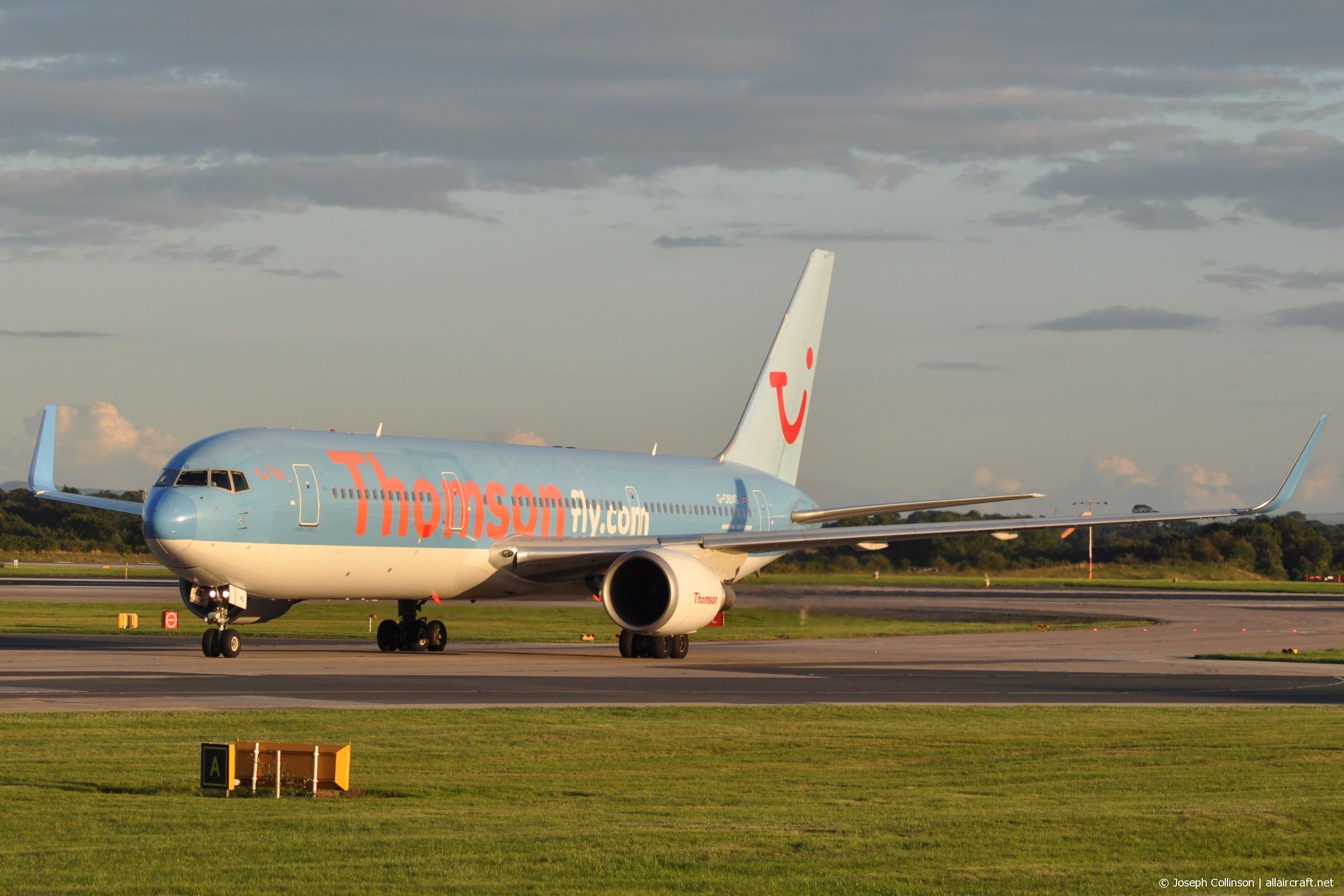 G-OBYG (29137) 1998 Boeing 767-304(ER)(WL)