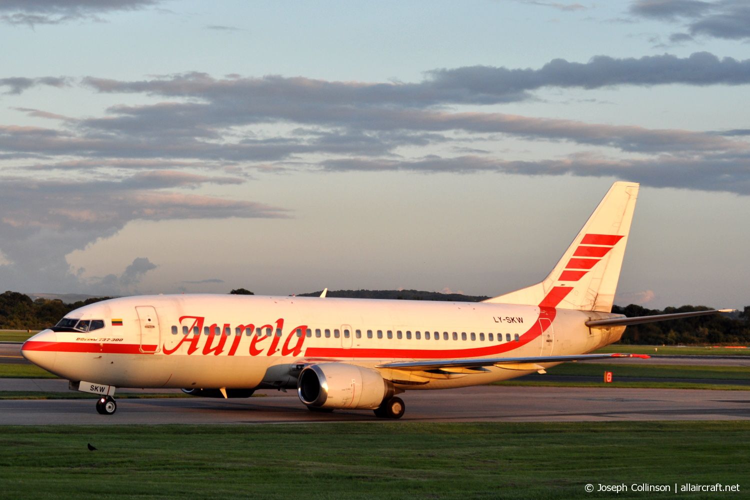 LY-SKW (25162) 1992 Boeing 737-382