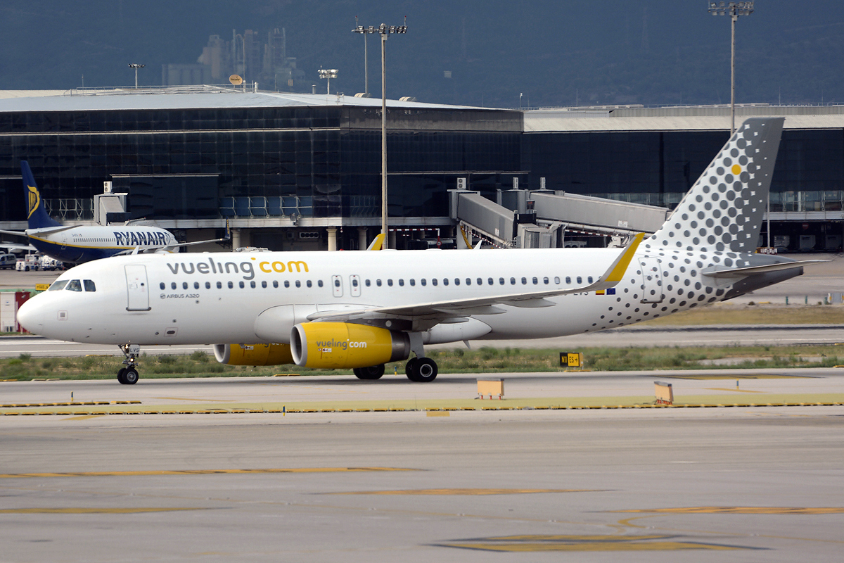 EC-LVS (5599) 2013 Airbus A320-232(WL)