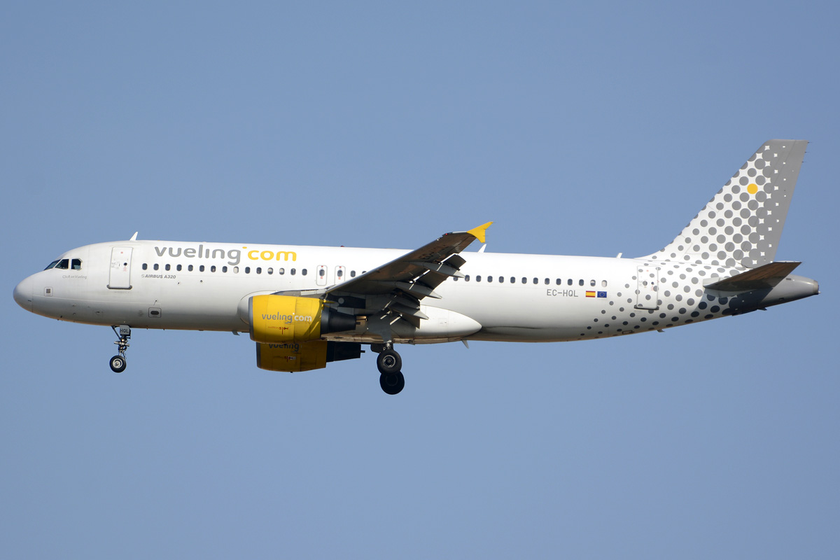 EC-HQL (1461) 2001 Airbus A320-214
