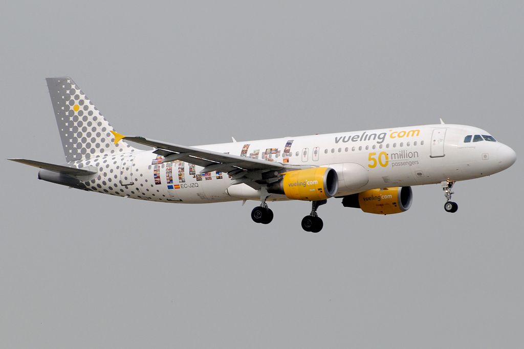 EC-JZQ (992) 1999 Airbus A320-214