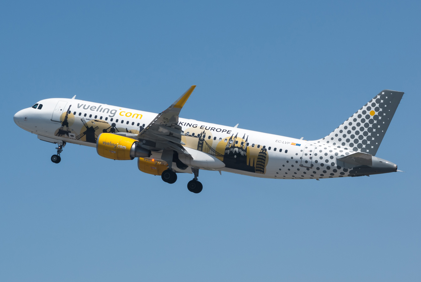 EC-LVP (5587) 2013 Airbus A320-214(WL)