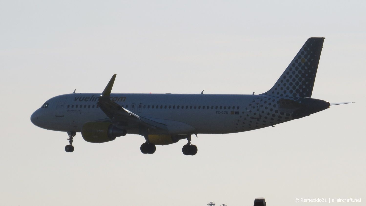 EC-LZN (5925) 2014 Airbus A320-214