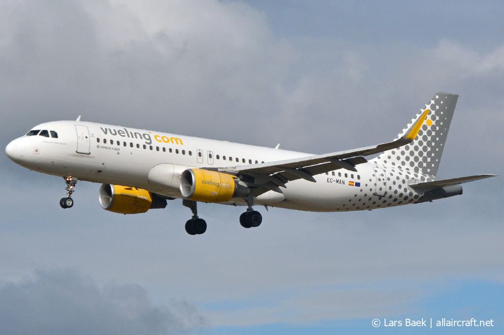EC-MAN (6079) 2014 Airbus A320-214(WL)