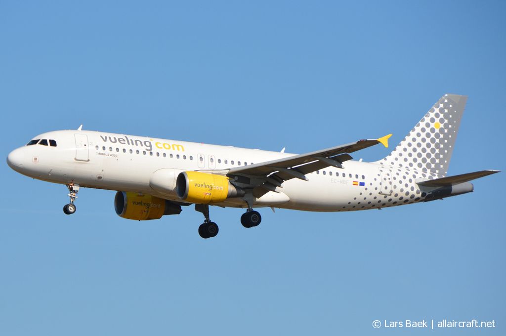 EC-MBF (3492) 2008 Airbus A320-214