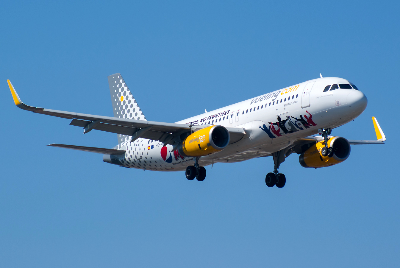 EC-MEQ (6483) 2015 Airbus A320-232(WL)