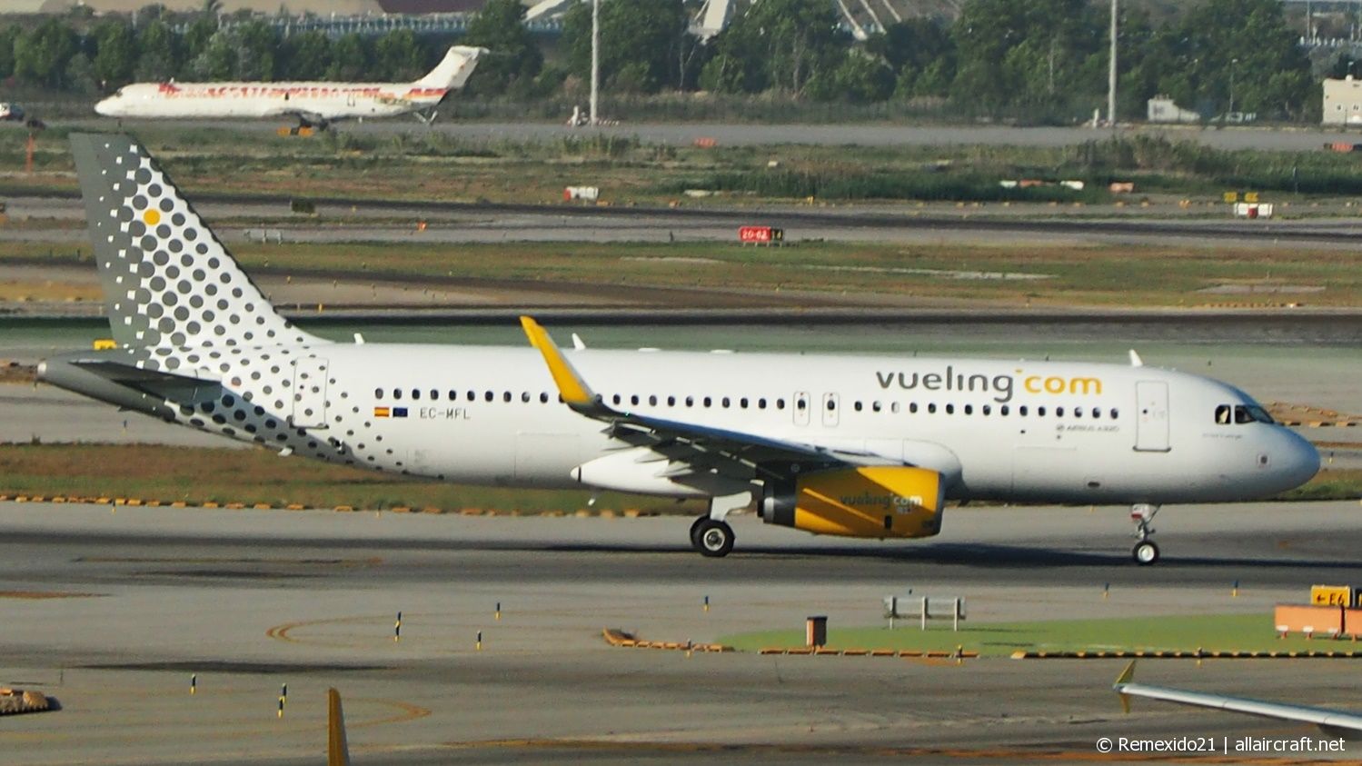 EC-MFL (6557) 2015 Airbus A320-232(WL)