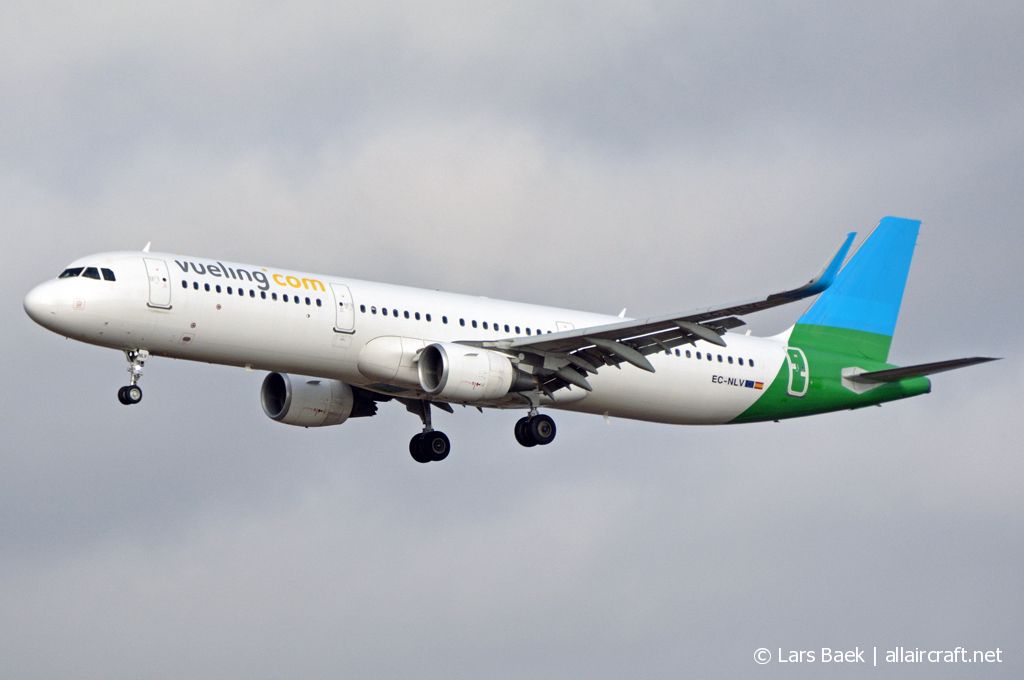 EC-NLV (6454) 2015 Airbus A321-211(WL)