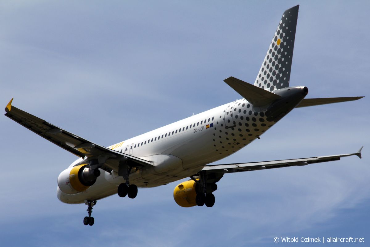 EC-LOP (4937) 2011 Airbus A320-214