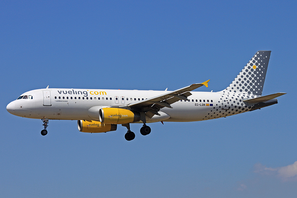 EC-LQN (2168) 2004 Airbus A320-232