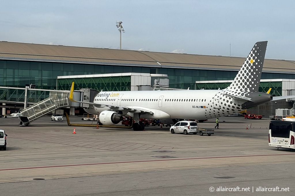 EC-NLV (6454) 2015 Airbus A321-211(WL)