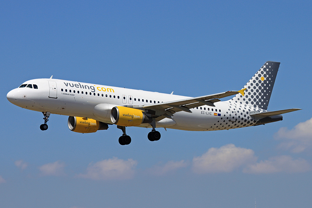 EC-LVC, (cn 1372), Airbus A320-214