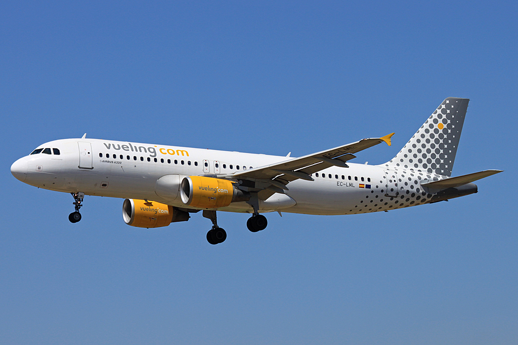 EC-LML (4742) 2011 Airbus A320-214