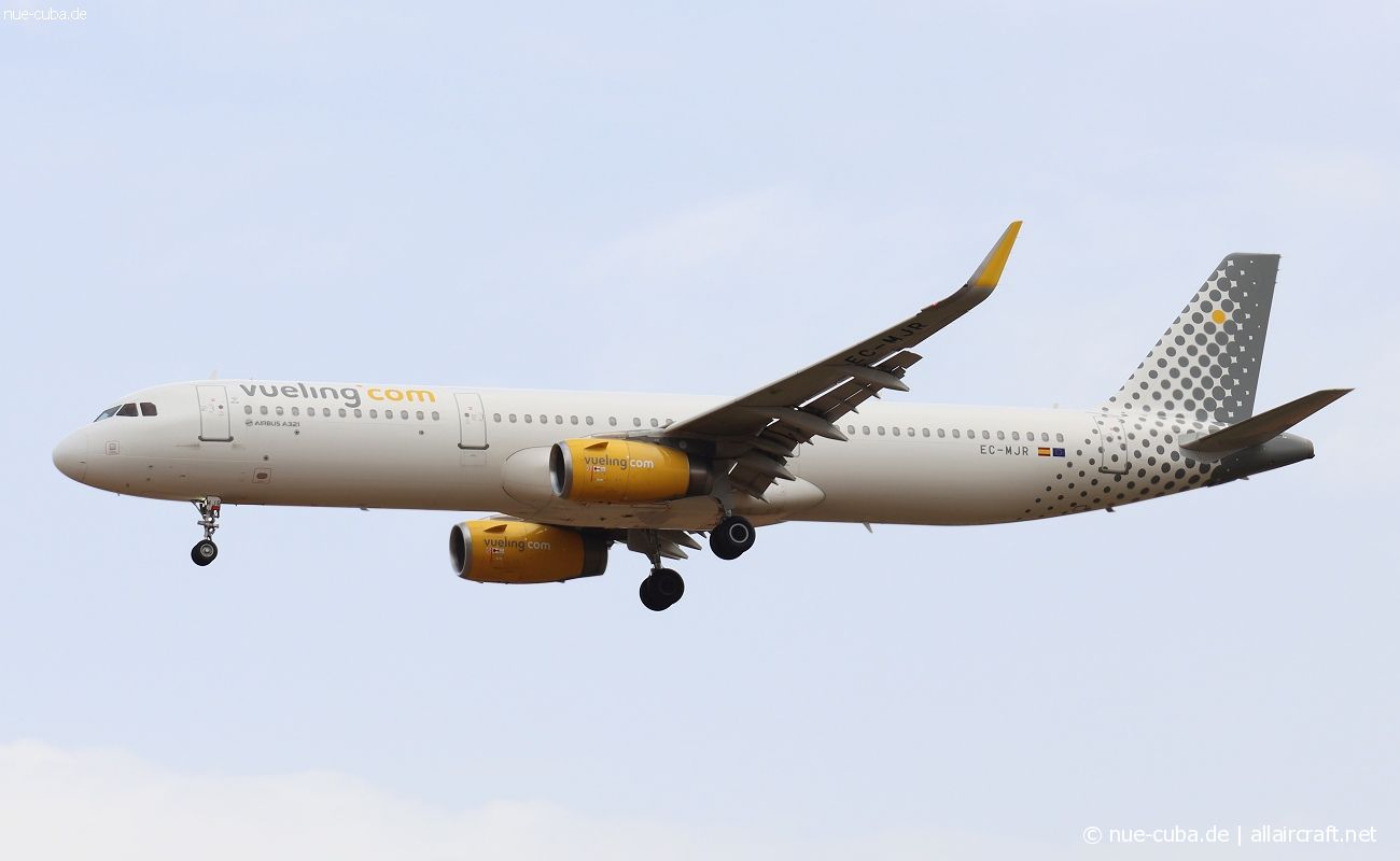 EC-MJR (6933) 2016 Airbus A321-231(WL)