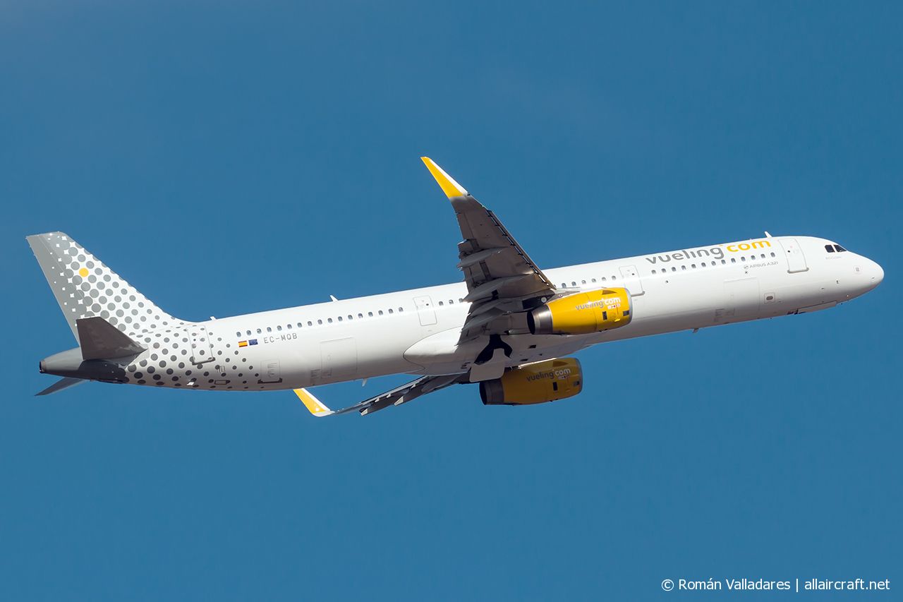 EC-MQB (7599) 2017 Airbus A321-231(WL)