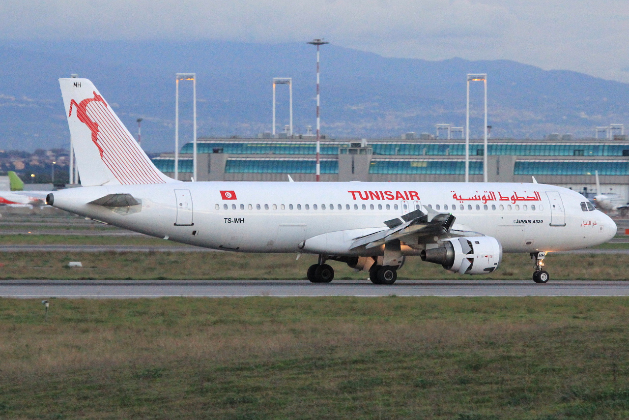 TS-IMH (402) 1998 Airbus A320-211