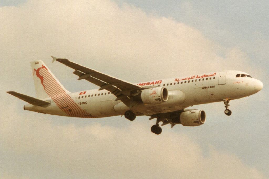 TS-IMC (124) 1990 Airbus A320-211