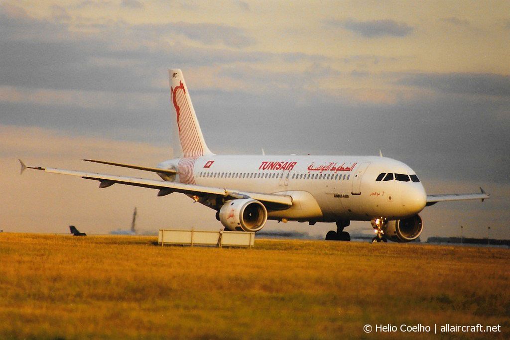 TS-IMC (124) 1990 Airbus A320-211