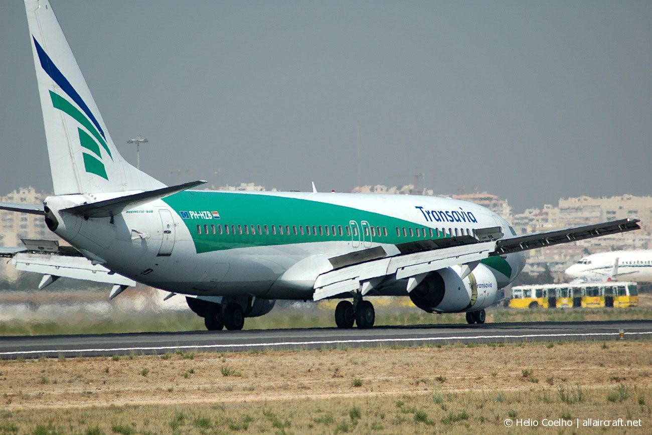 PH-HZB (28374) 1998 Boeing 737-8K2(WL)