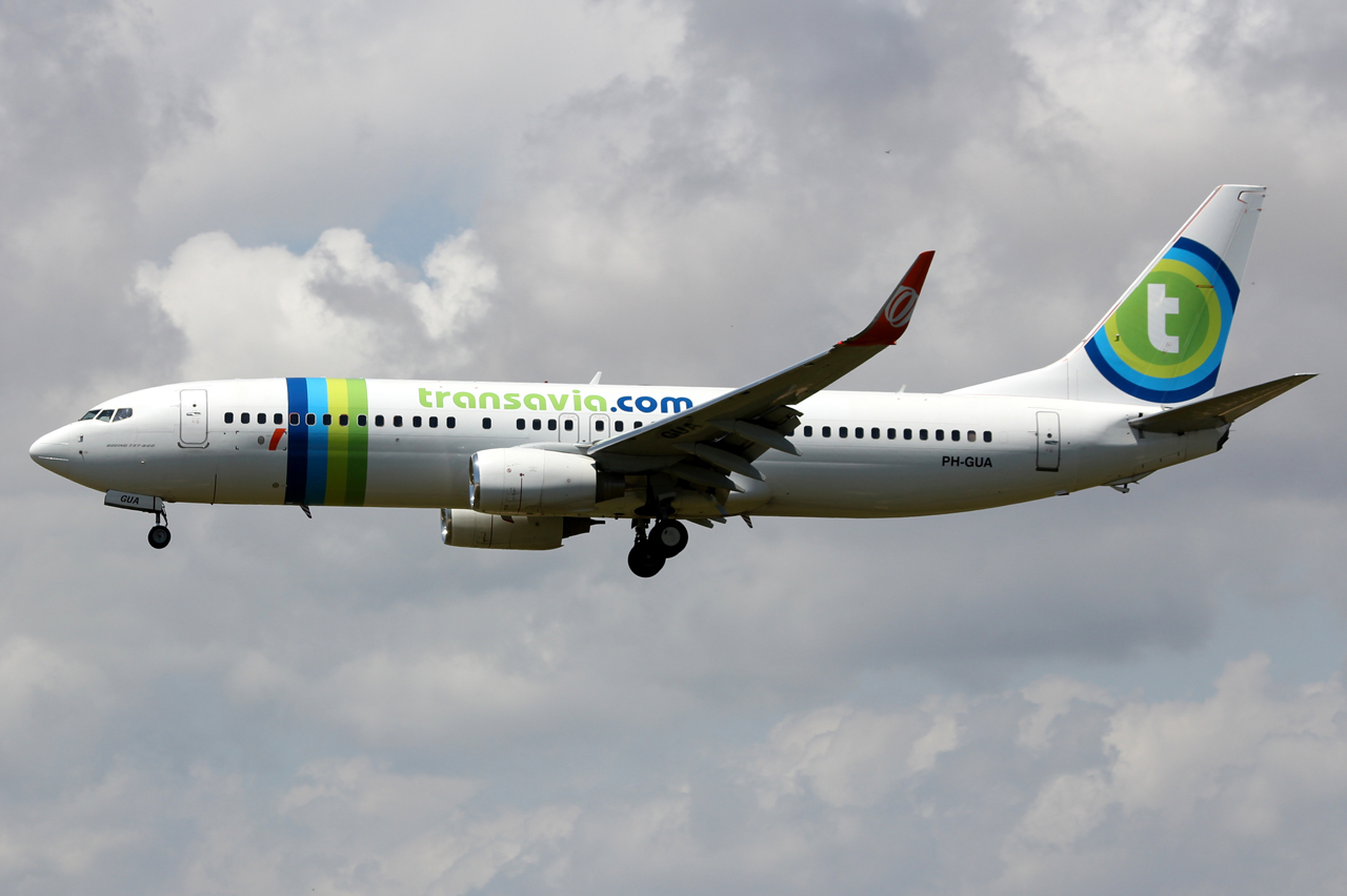 PH-GUA (37601) 2010 Boeing 737-8EH(WL)
