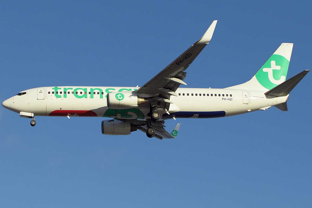 PH-HZI (8380) 2000 Boeing 737-8K2WL