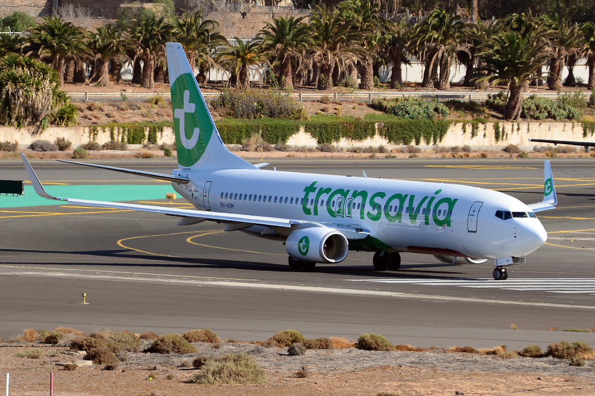 PH-HSM (42067) 2015 Boeing 737-8K2 WL