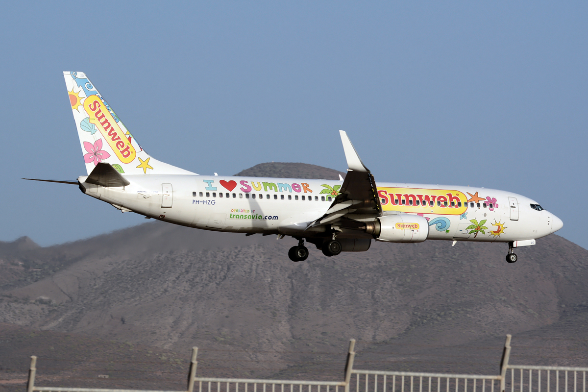 PH-HZG (28379) 2000 Boeing 737-8K2 WL