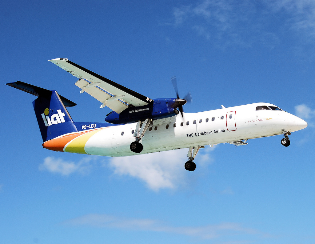 V2-LEU (408) 1995 Bombardier Dash 8-311