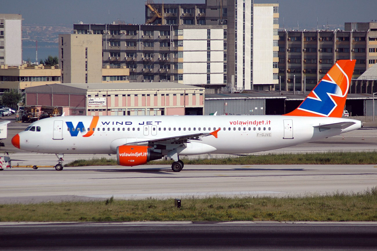 F-GJVE (215) 1991 Airbus A320-211