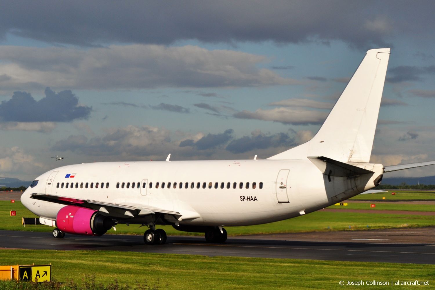 SP-HAA (24664) 1990 Boeing 737-322