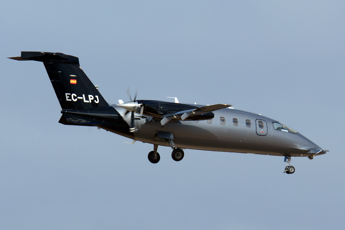 EC-LPJ (1233) 2011 Piaggio P-180 Avanti II