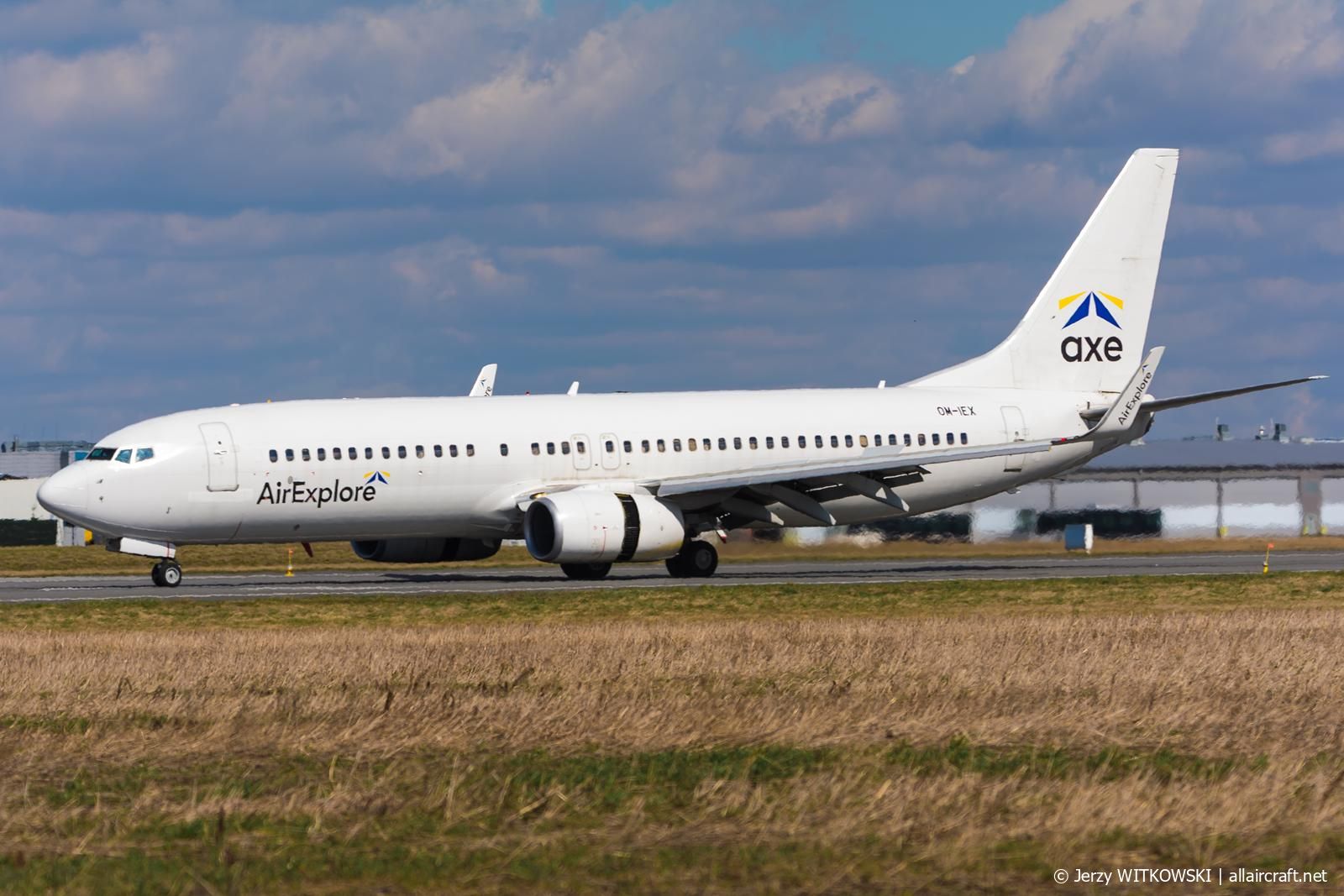 OM-IEX (33016) 2004 Boeing 737-8BK(WL)