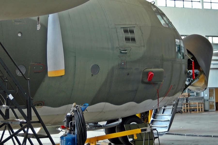 16803 (382-4772) 1978 Lockheed C-130H-30 Hercules