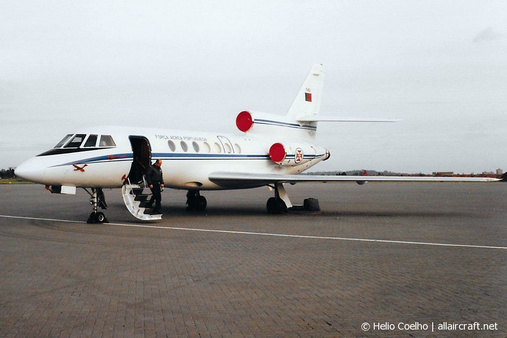 7401 (195) 1988 Dassault Falcon 50