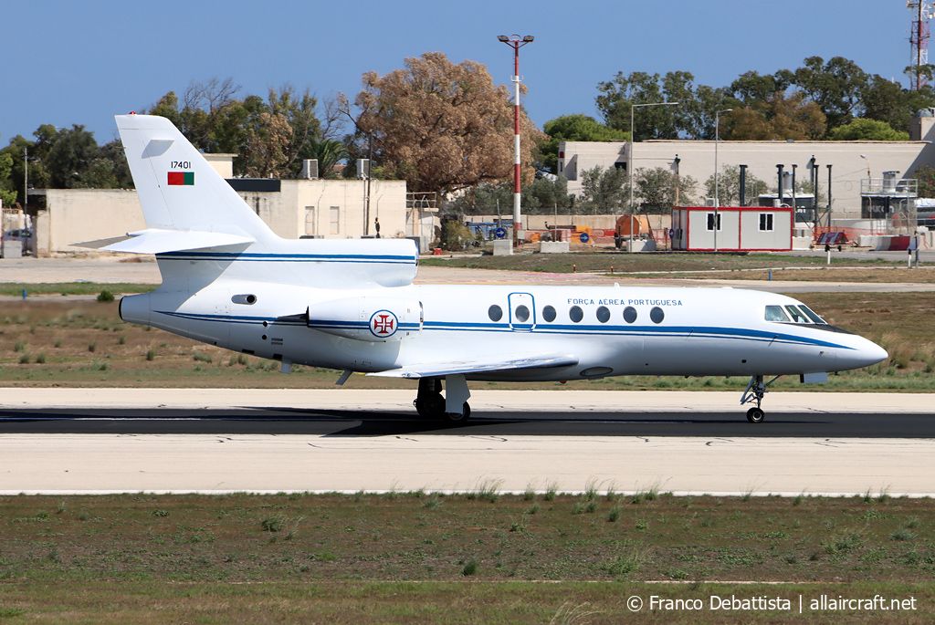 17401 (195) 1988 Dassault Falcon 50