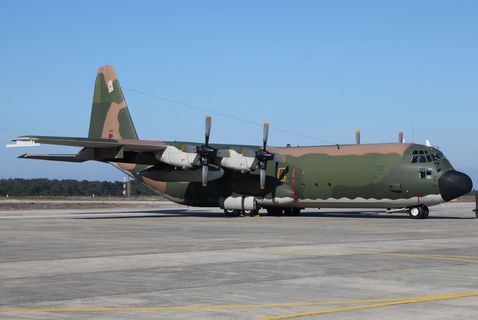16802 (382-4753) 1977 Lockheed C-130H-30 Hercules