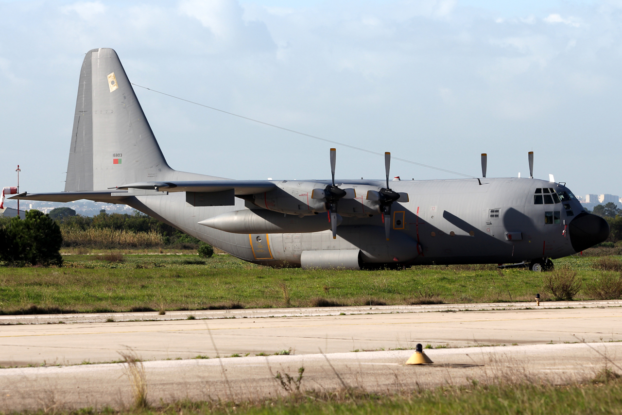 16803 (382-4772) 1978 Lockheed C-130H-30 Hercules