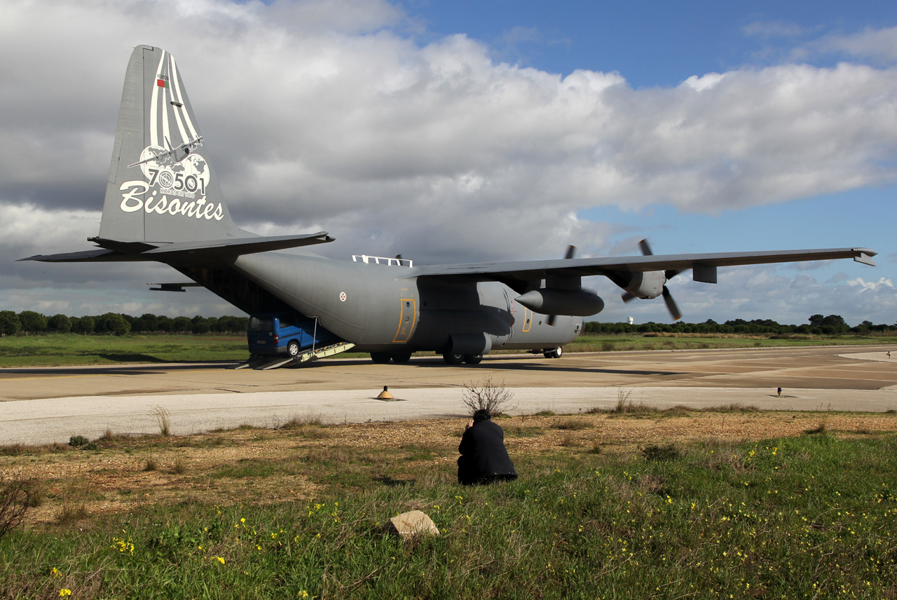 16806, (cn 382-5264), Lockheed C-130H-30 Hercules