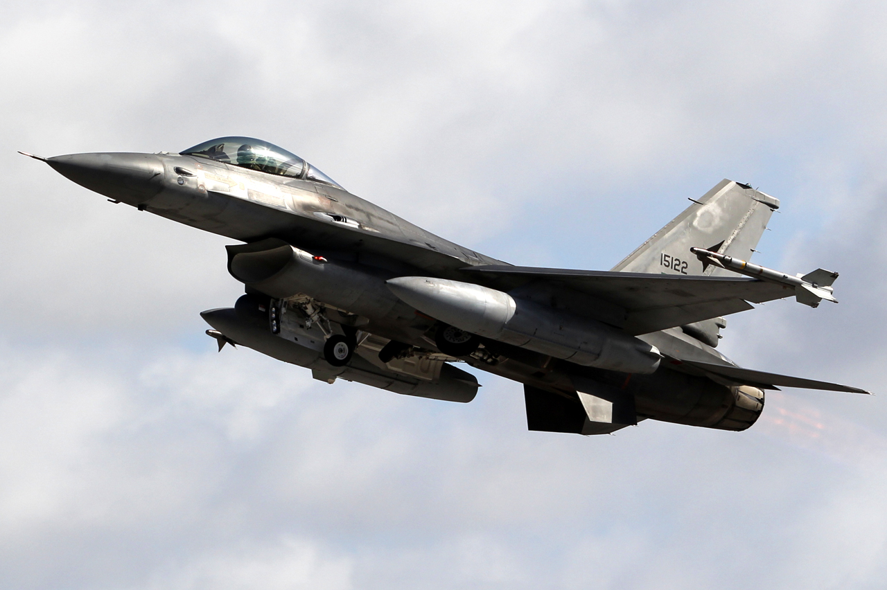 15122 (61-511) General Dynamics F-16AM Fighting Falcon