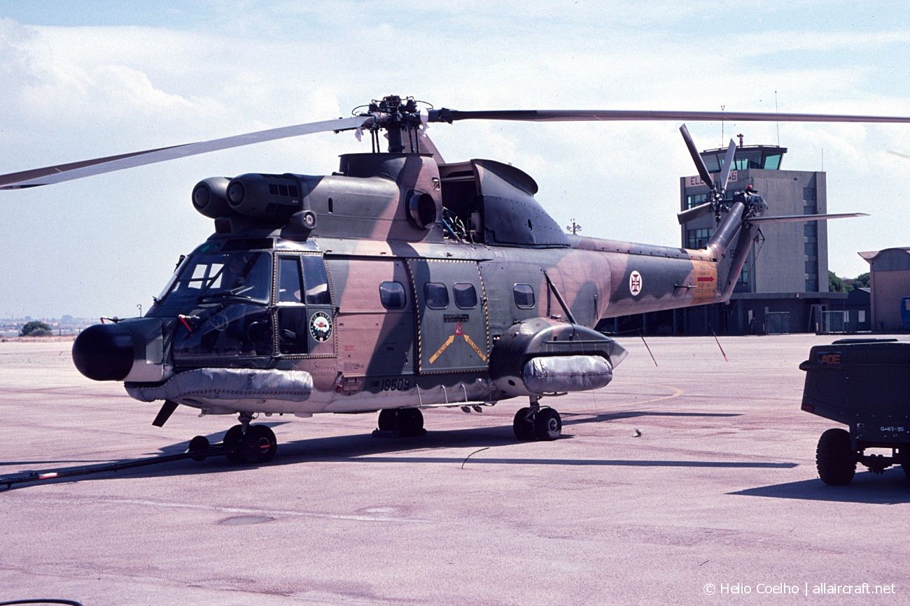 19509 (1046) 1970 Aerospatiale SA-330S1 Puma